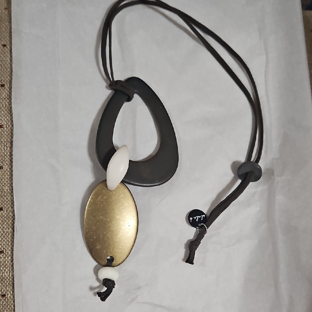 Alisha D Elegant Black and Gold Pendant Necklace Made In Italy